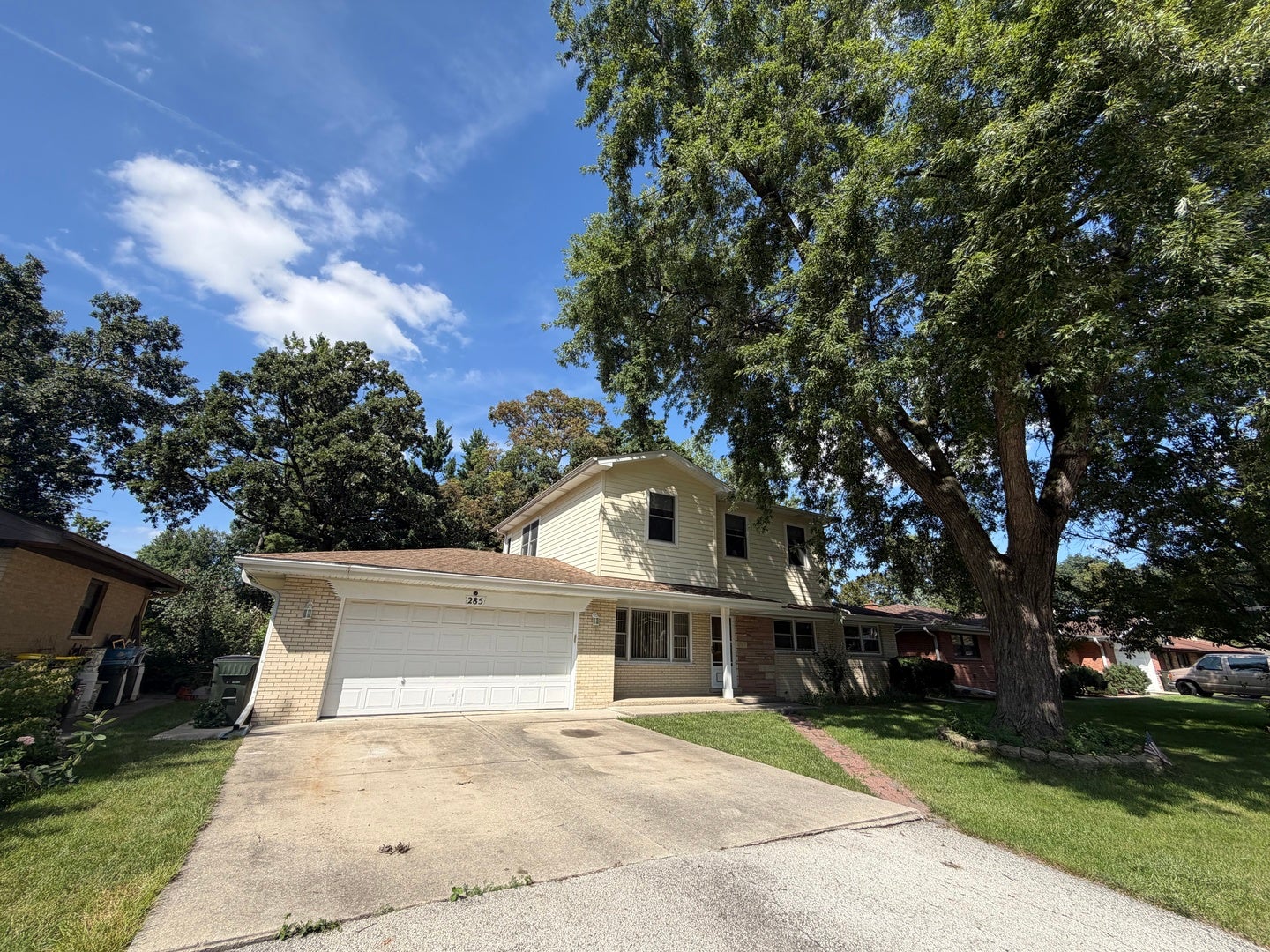 285 E Montrose Avenue — photo
