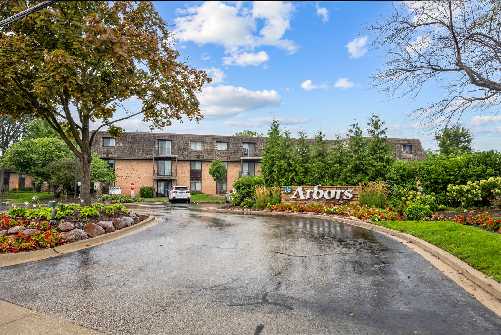 1 Oak Creek Drive 2303 — photo