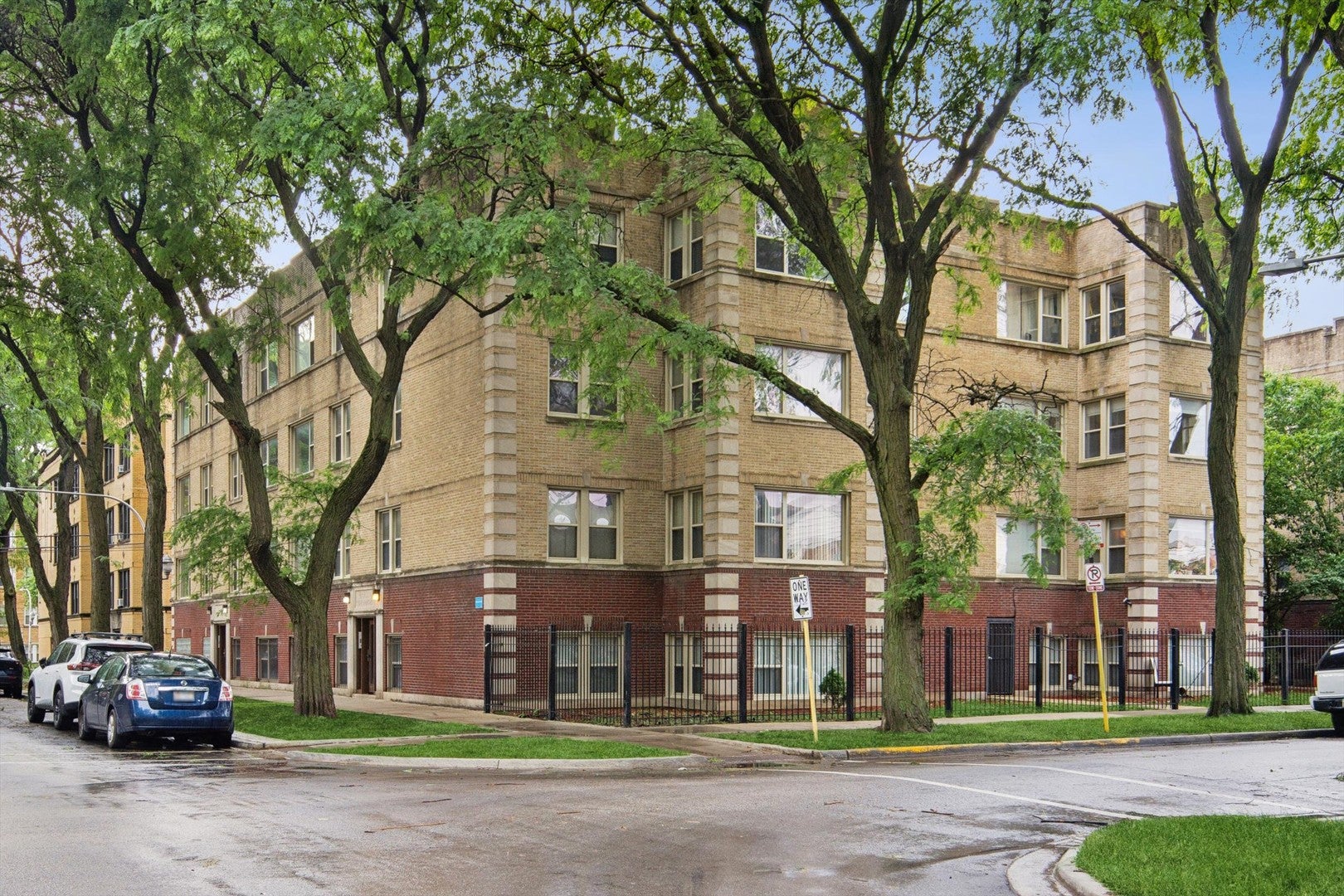 3923 W Ainslie Street 1E — photo
