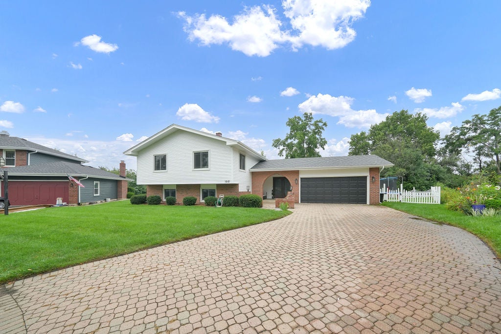 1441 Holland Place — photo