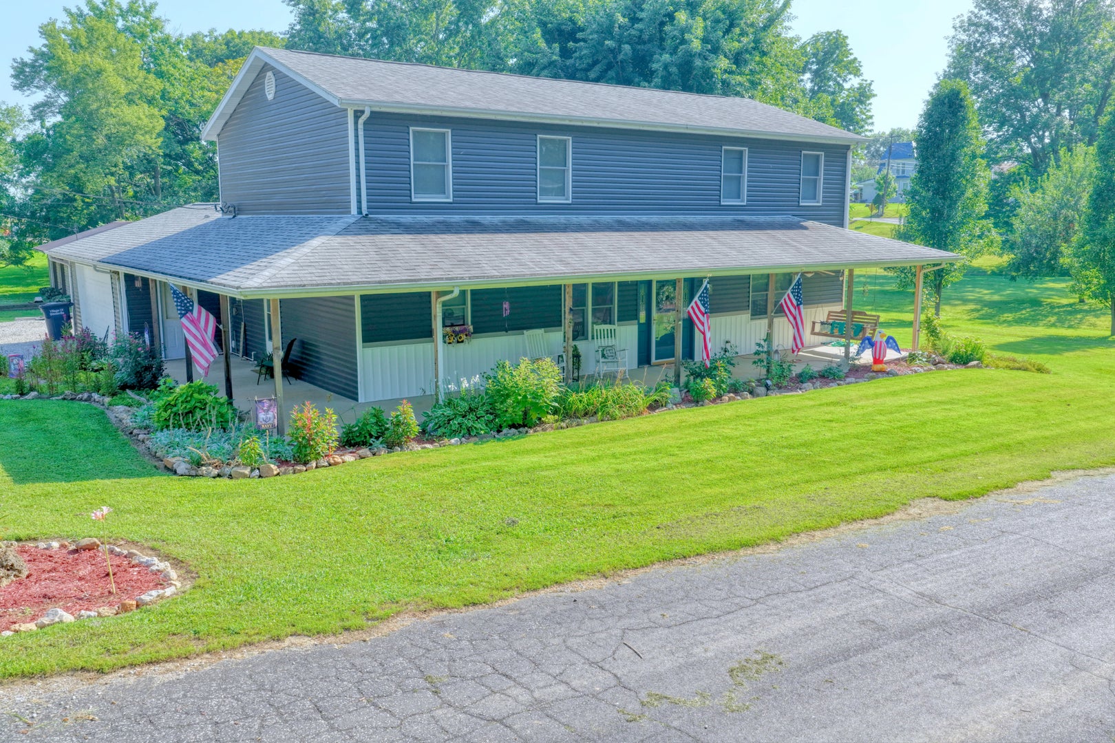 708 E Walnut Street — photo