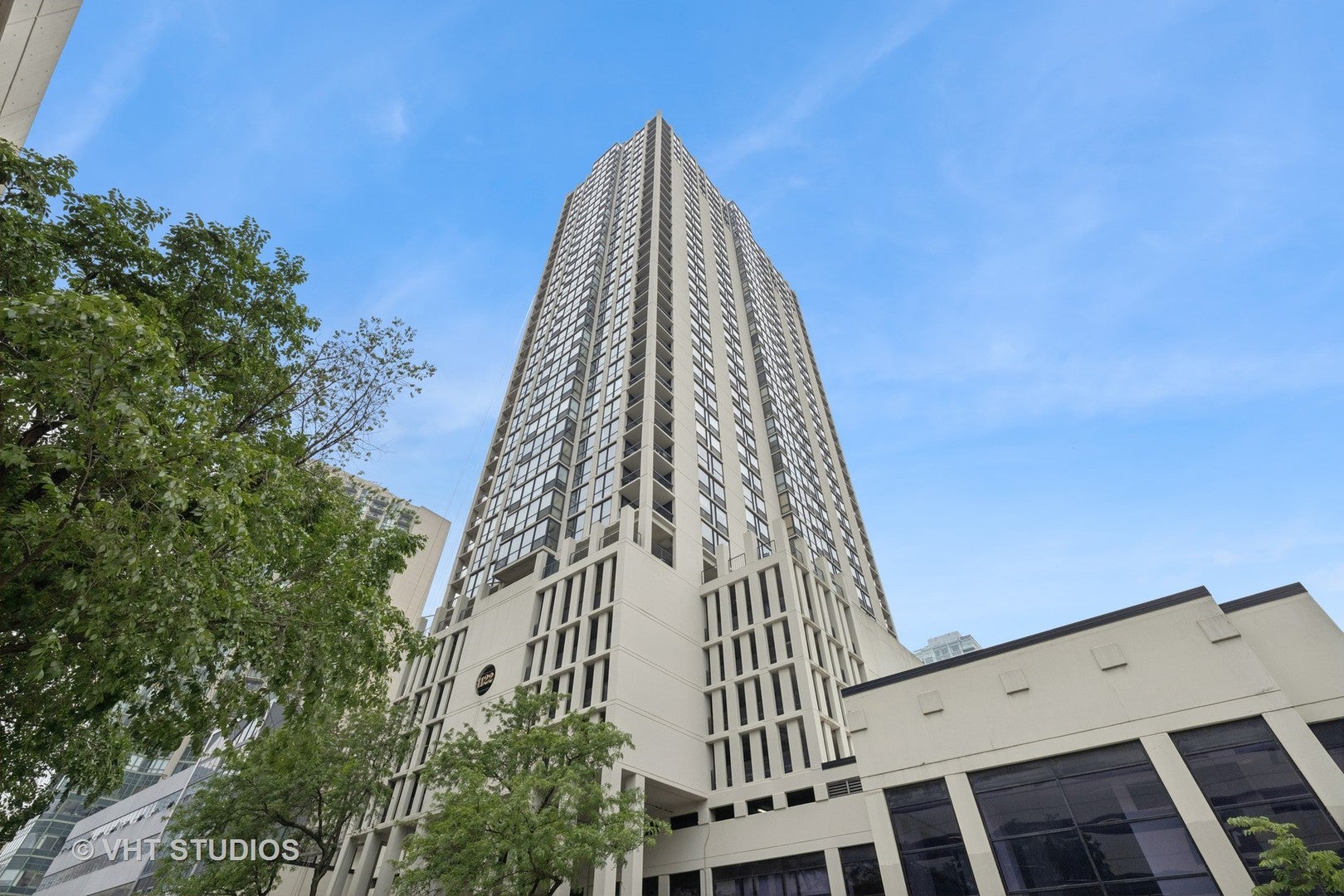 1122 N Clark Street 3301-10 — photo