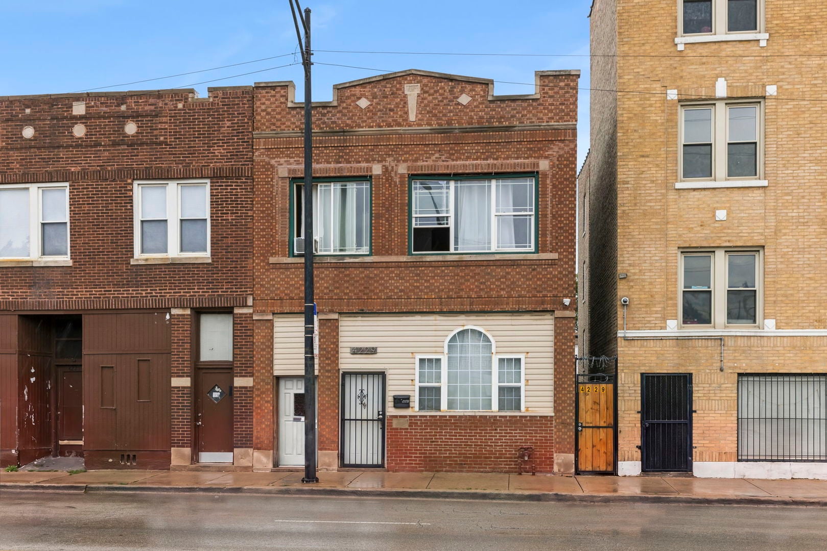 4229 W Division Street — photo