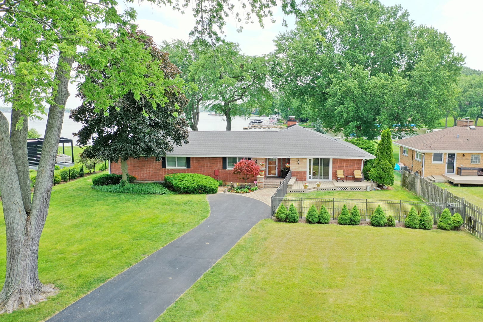905 River Terrace Drive — photo