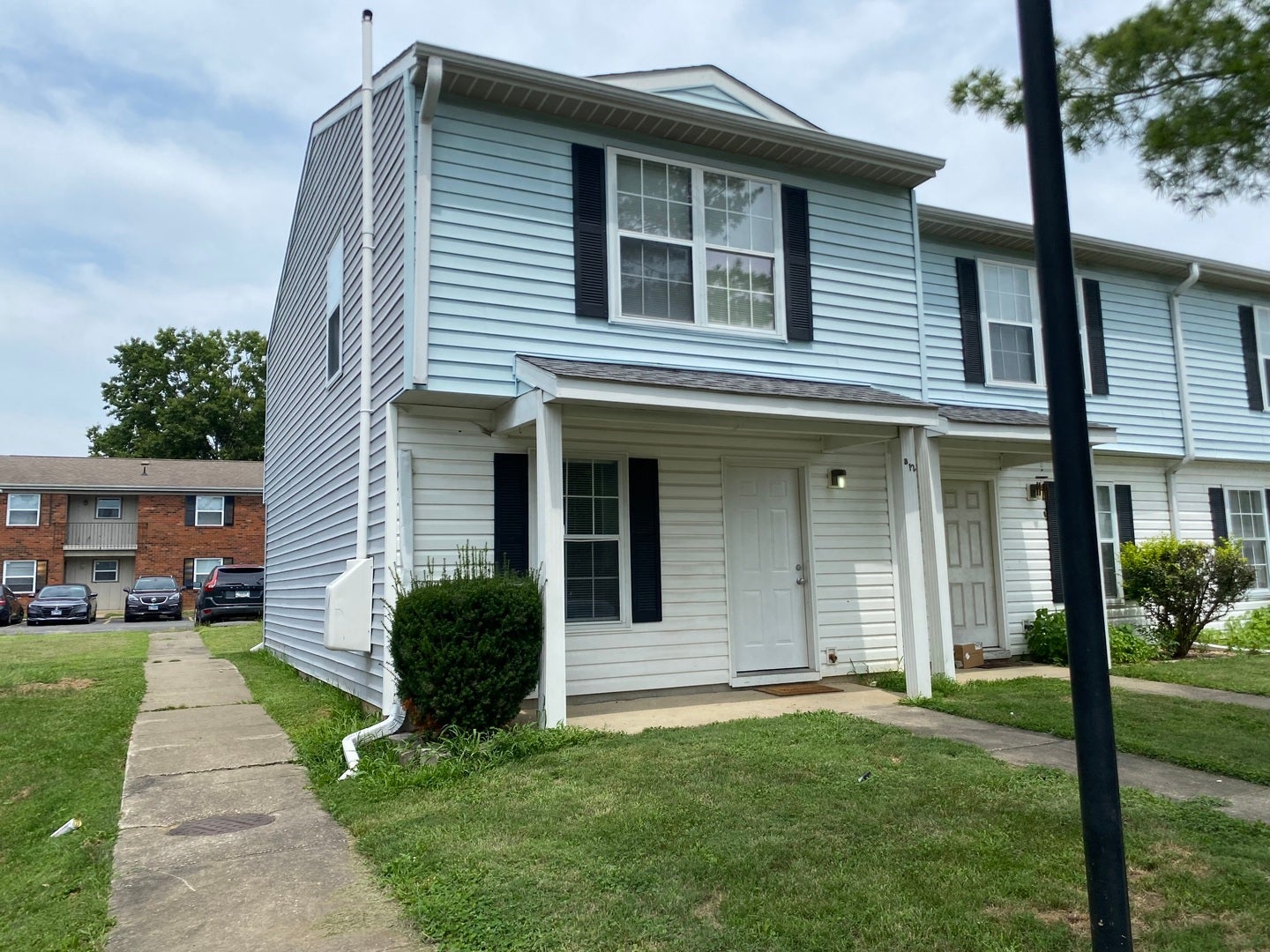 612 E Campus Drive B12 — photo