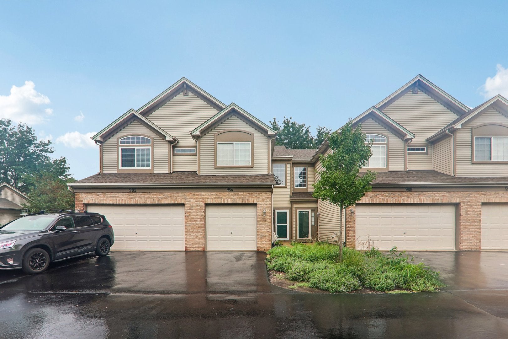 984 Parkhill Circle — photo