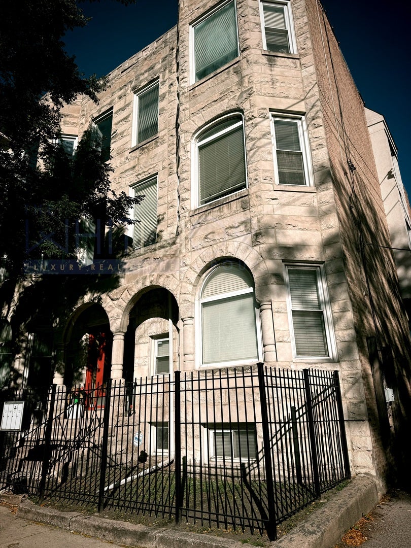 1108 E Marquette Road 207 — photo