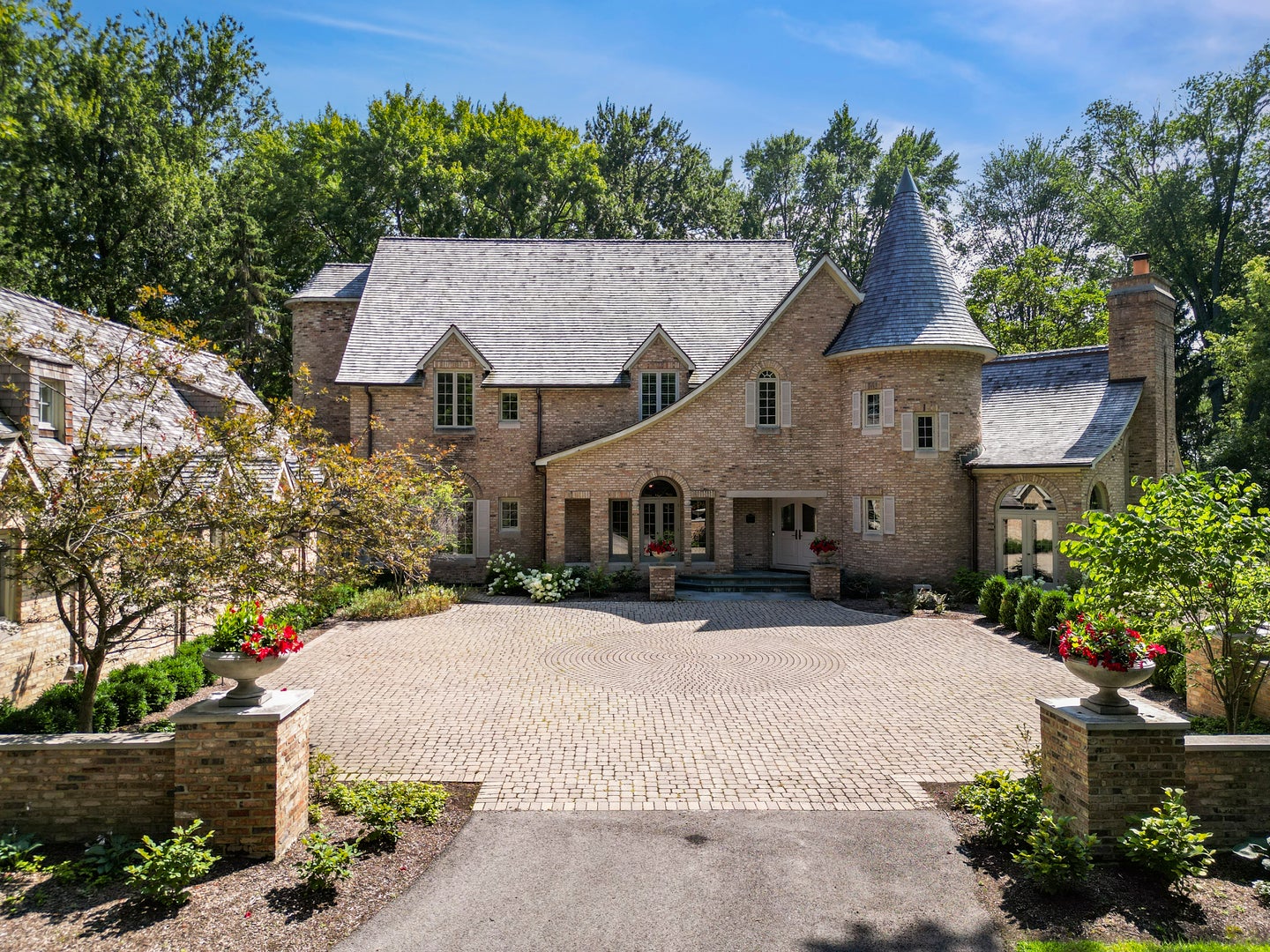 285 W Westminster Avenue — photo