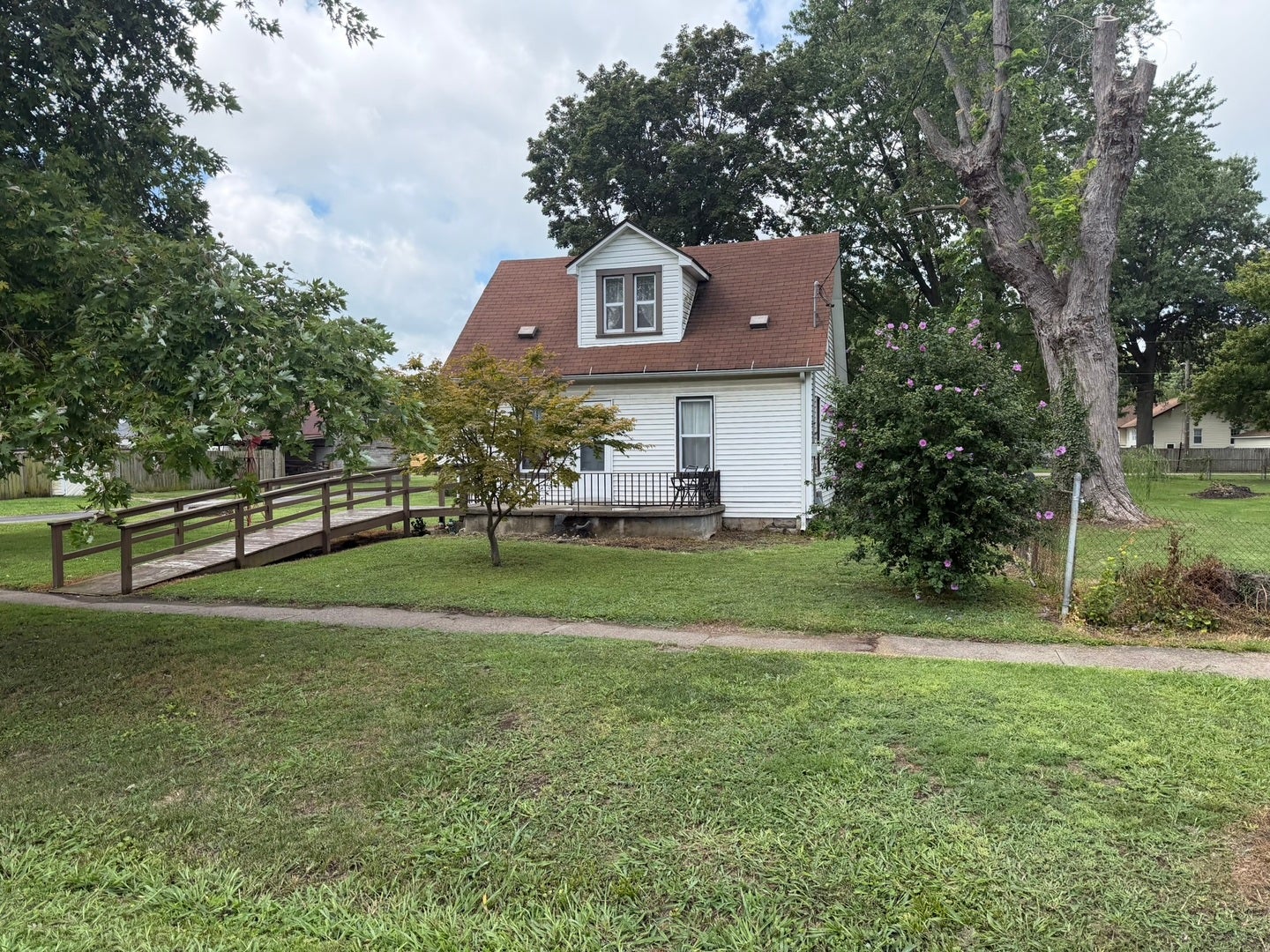 504 N Walnut Street — photo