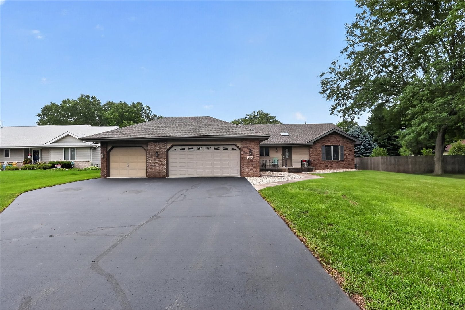 6633 Shadybrook Trail — photo