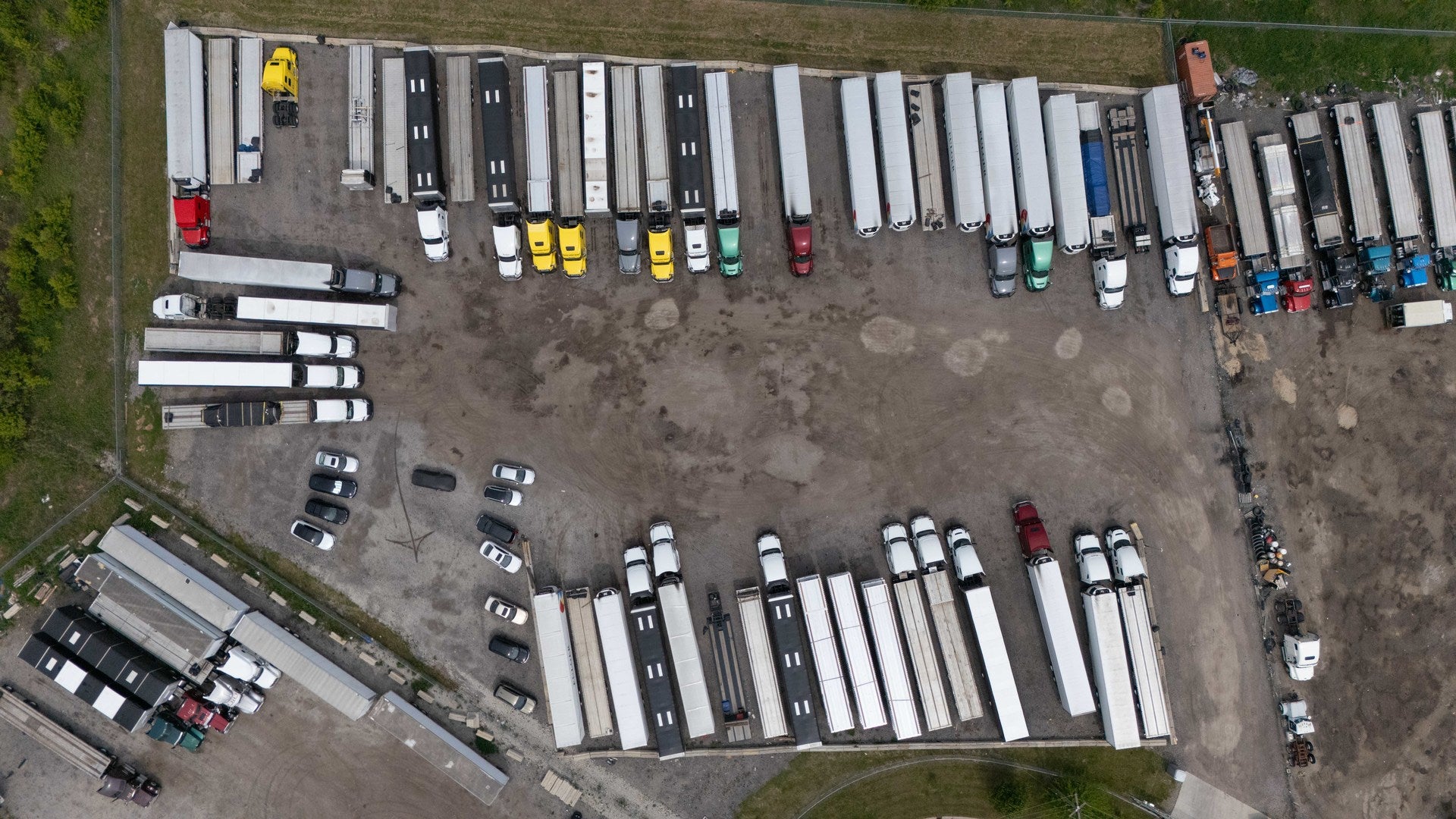 5705 Commerce Road — photo