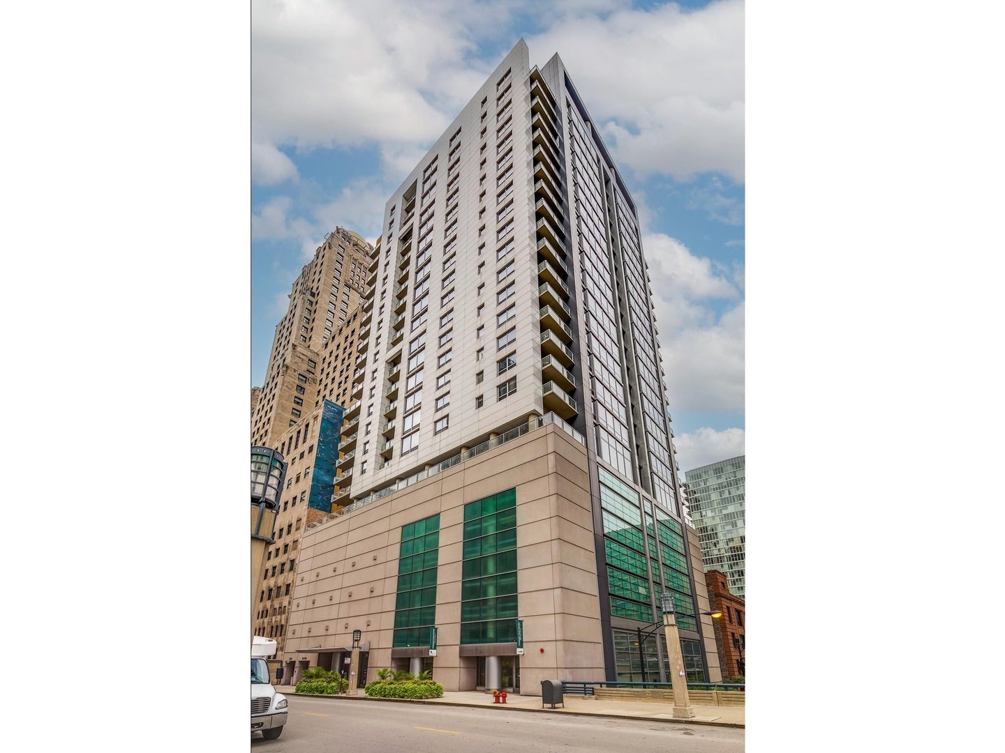160 E Illinois Street 901 — photo