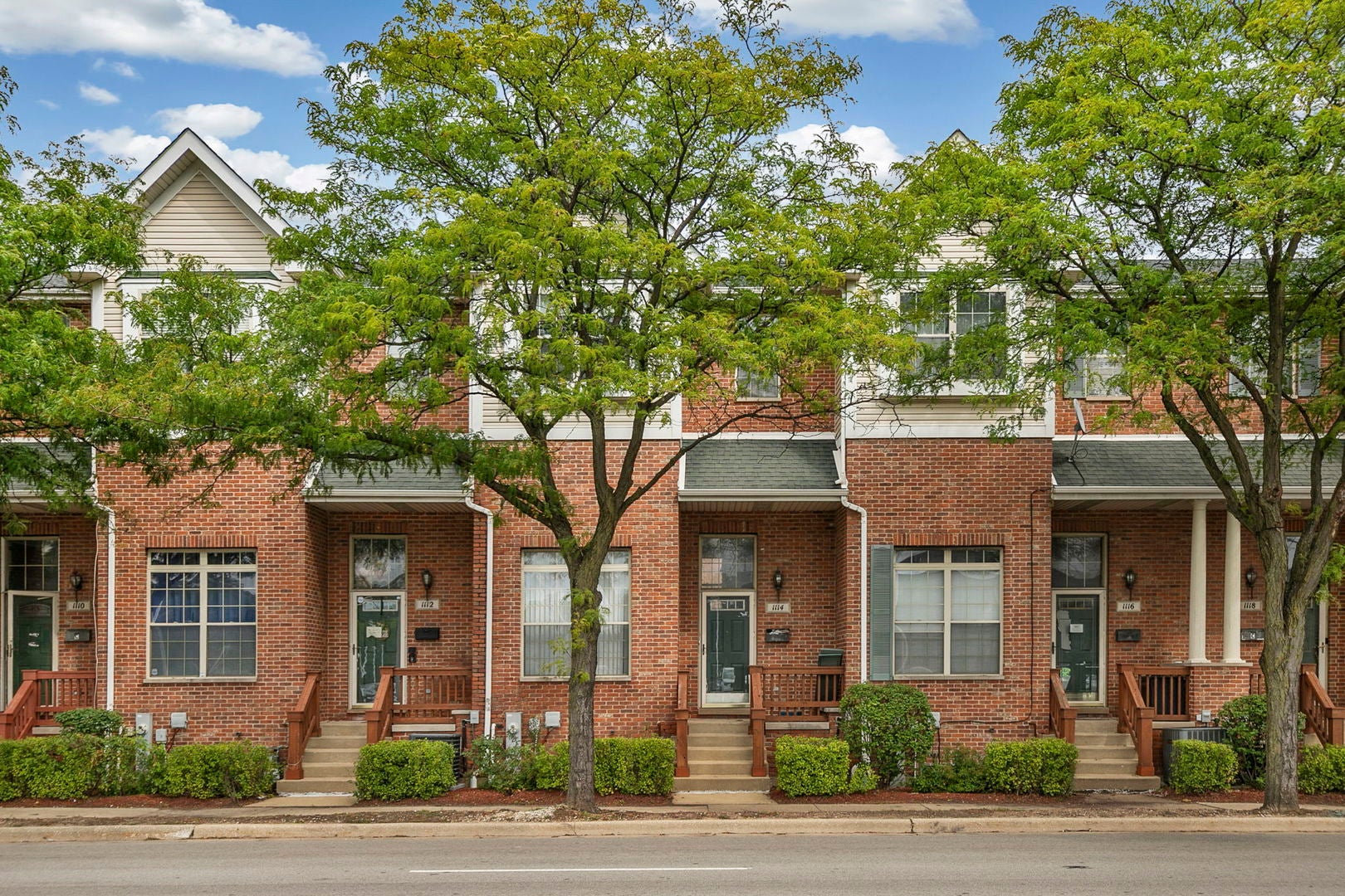 1114 Des Plaines Avenue — photo