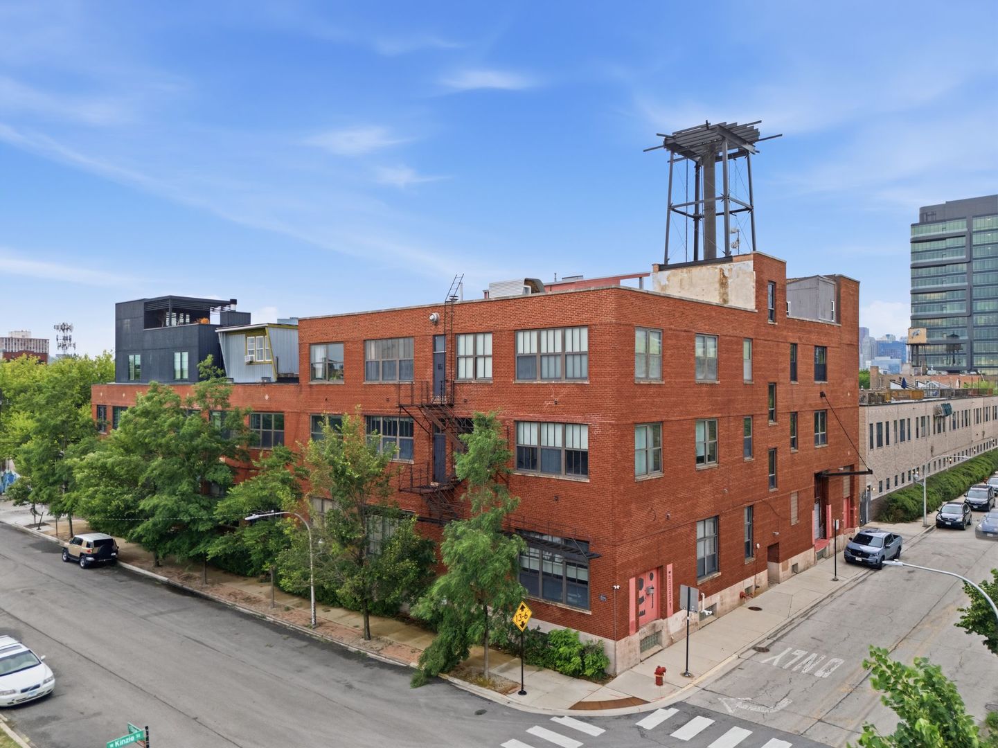 407 N Elizabeth Street 302 — photo