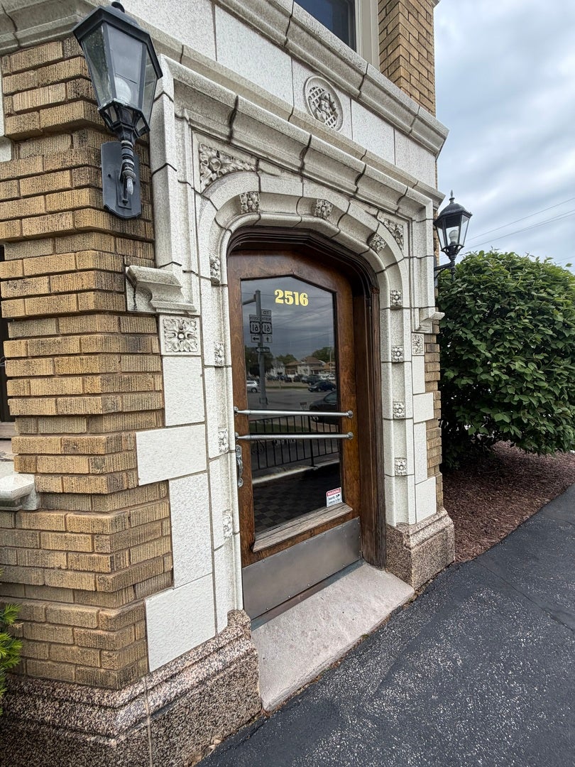 2516 N Harrison Street 01 — photo