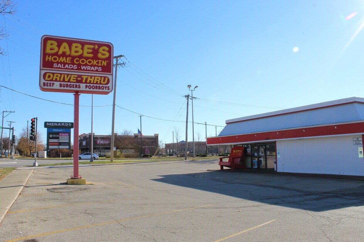 2600 W Jefferson Street — photo