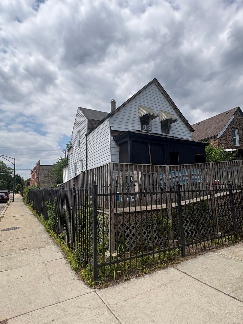 7158 S May Street — photo