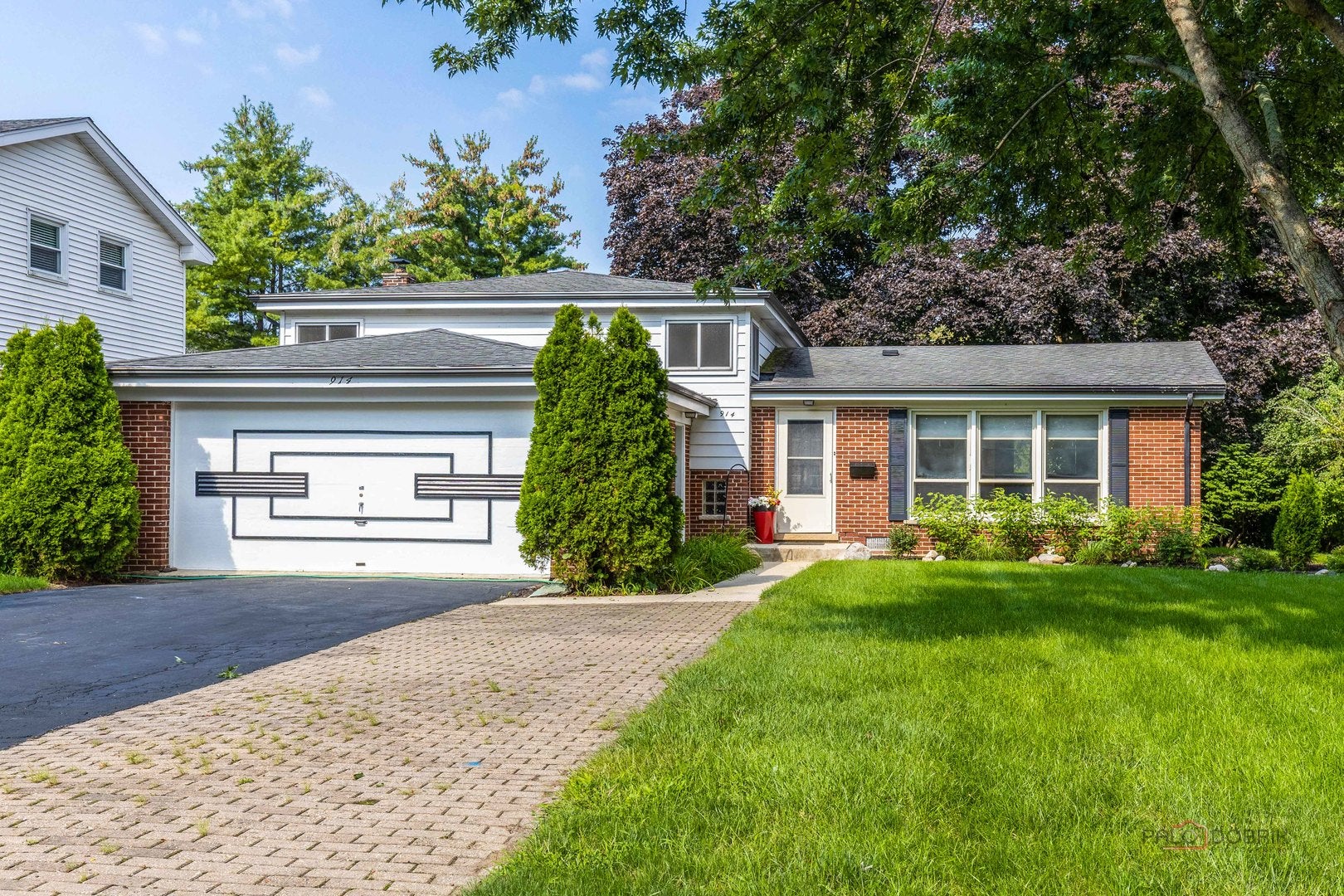 914 S Arlington Heights Road — photo