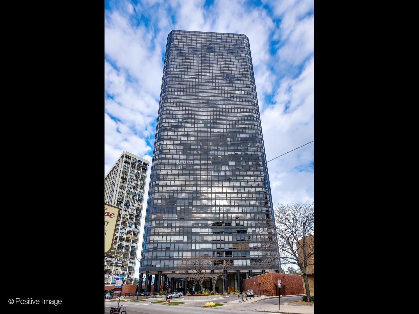 5415 N Sheridan Road 5015 — photo