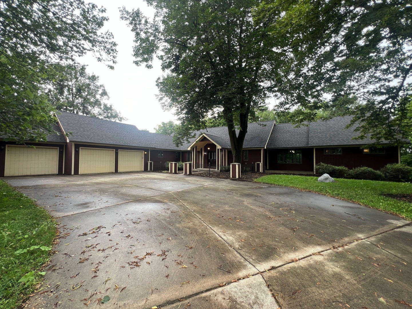 24535 W Woodridge Way — photo