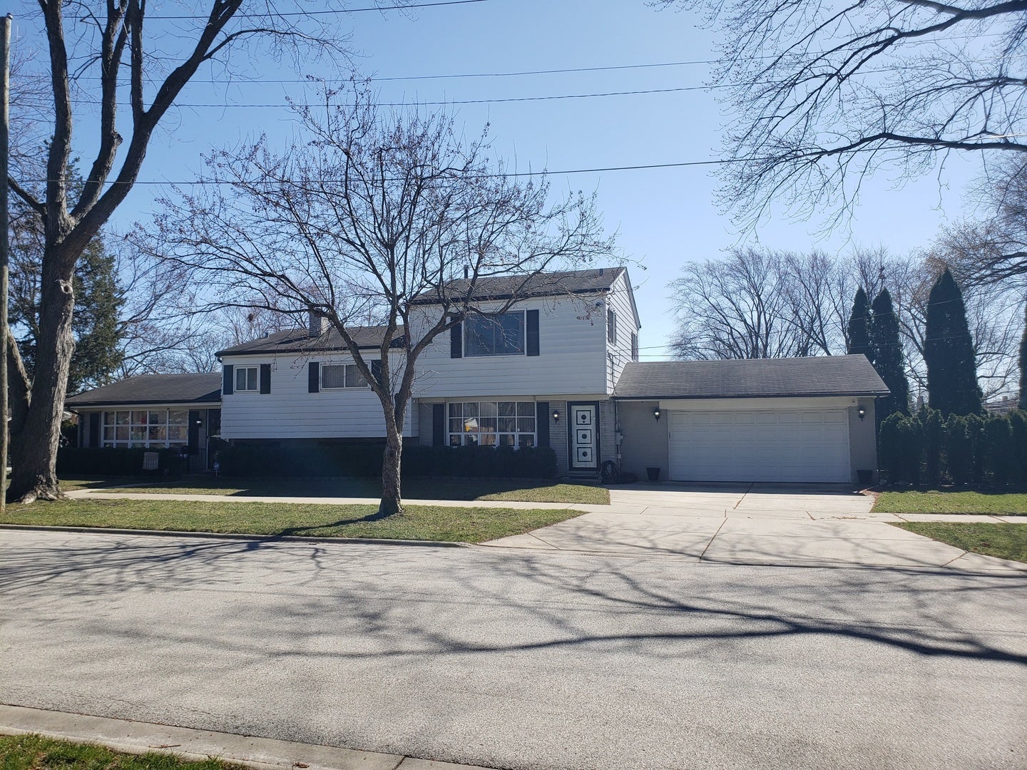 400 S Mount Prospect Road — photo