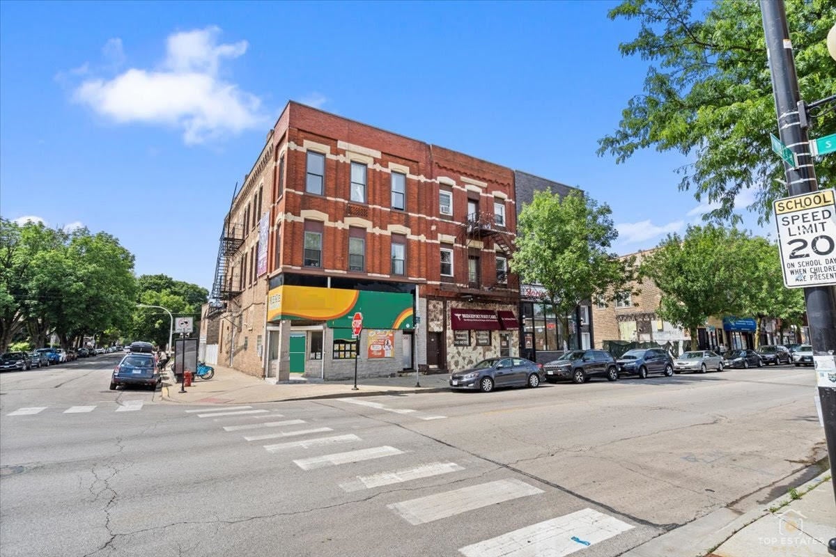 535 W 31st Street — photo
