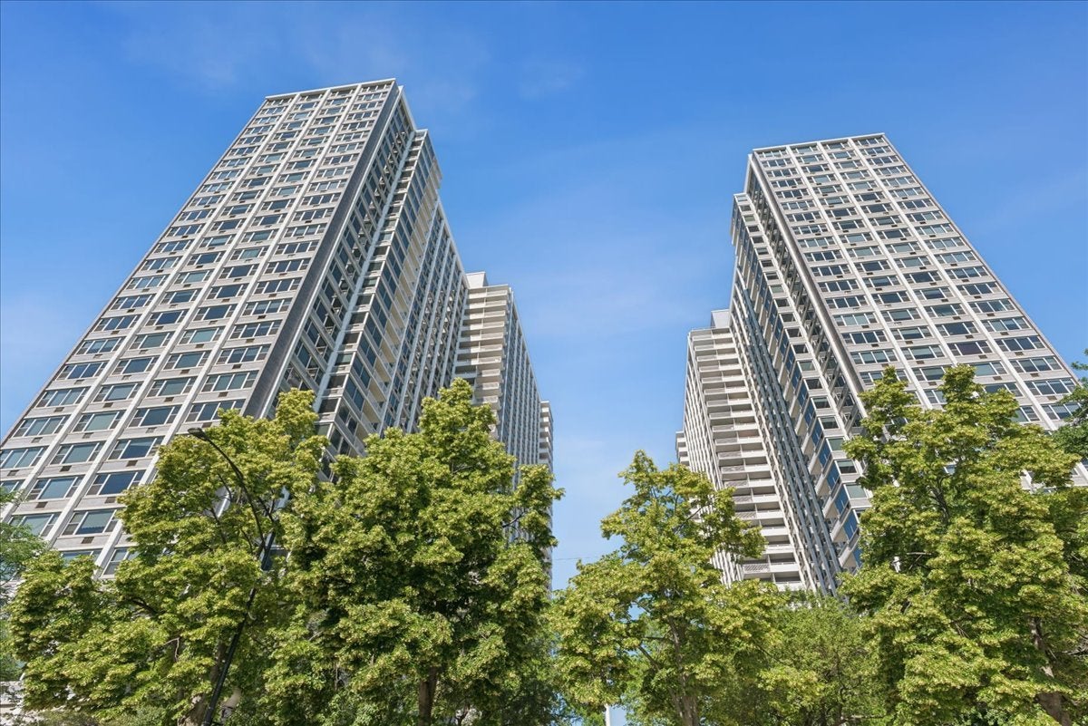 4250 N Marine Drive 531 — photo