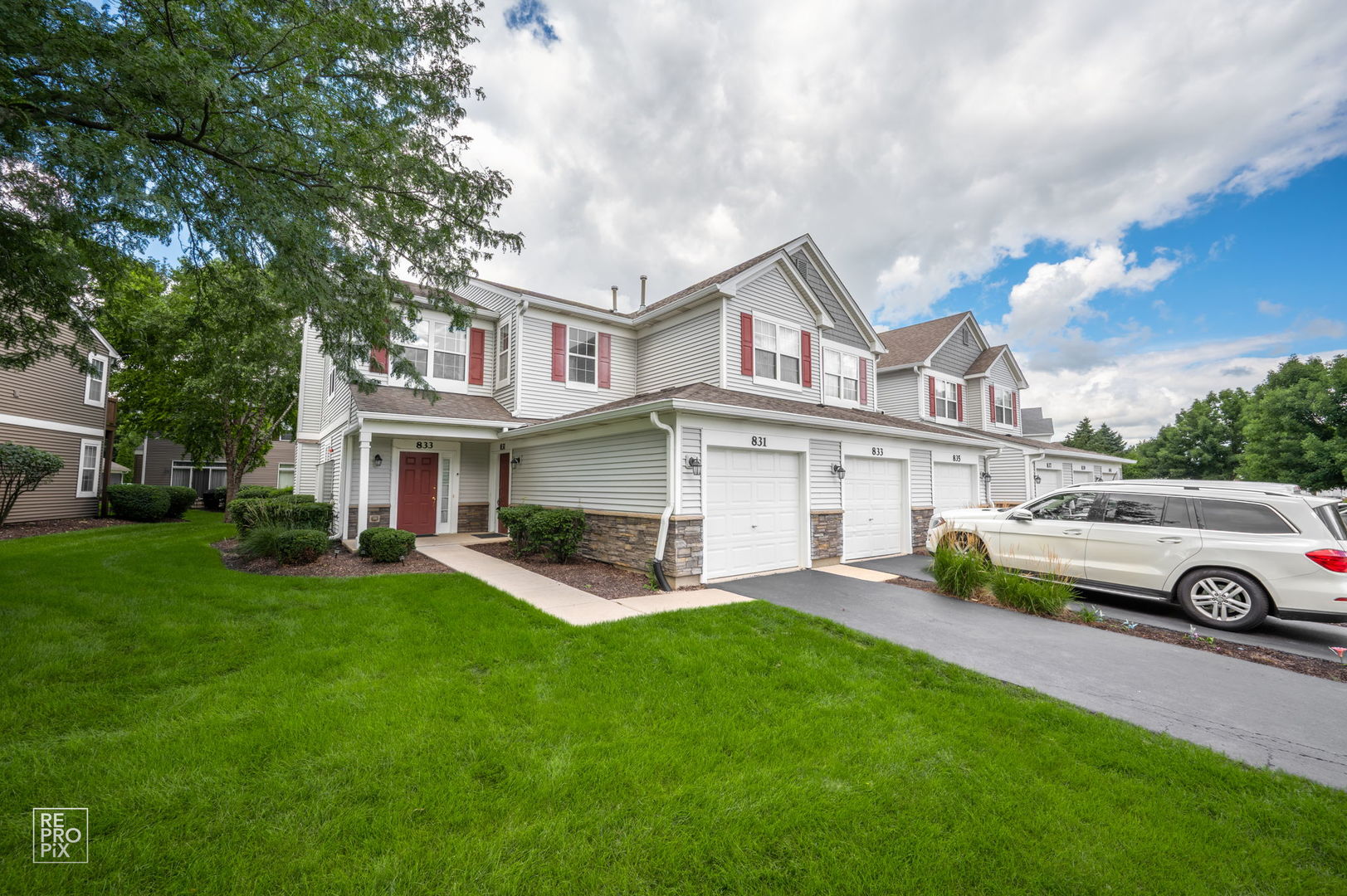 831 Genesee Drive 831 — photo