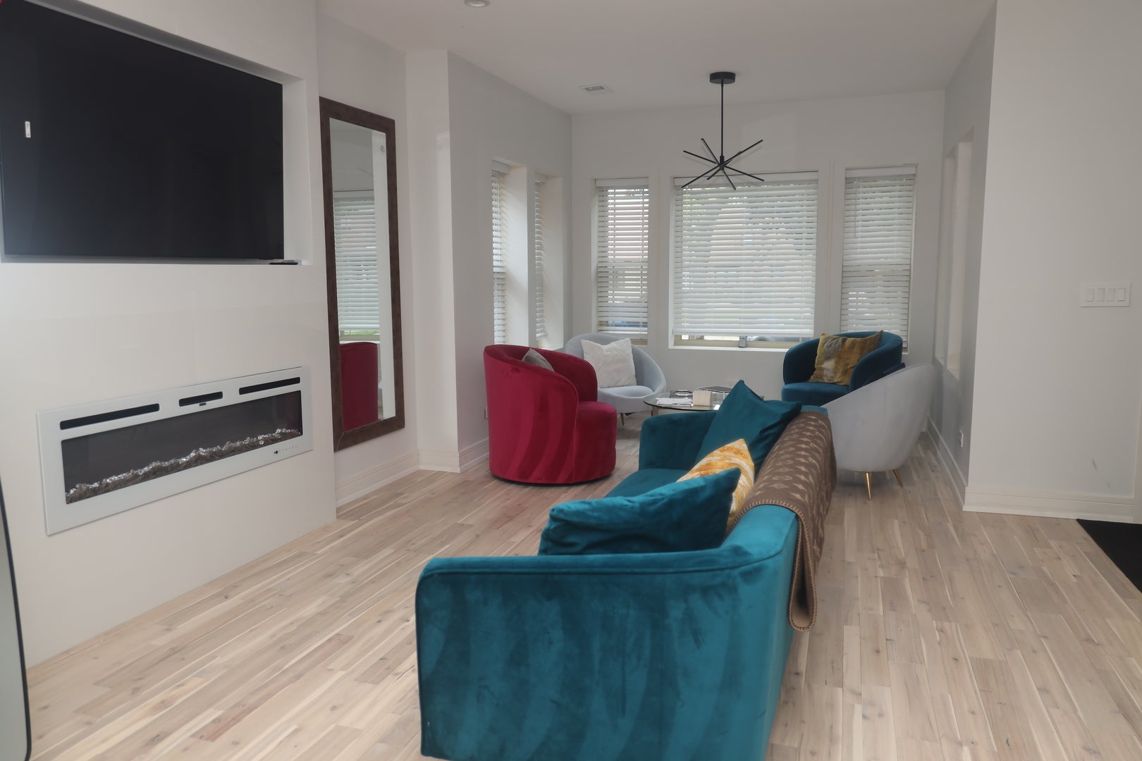 Home in Chicago, IL 60643 — photo 3
