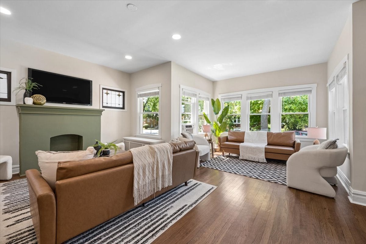 5107 N LOWELL AVE — photo 3