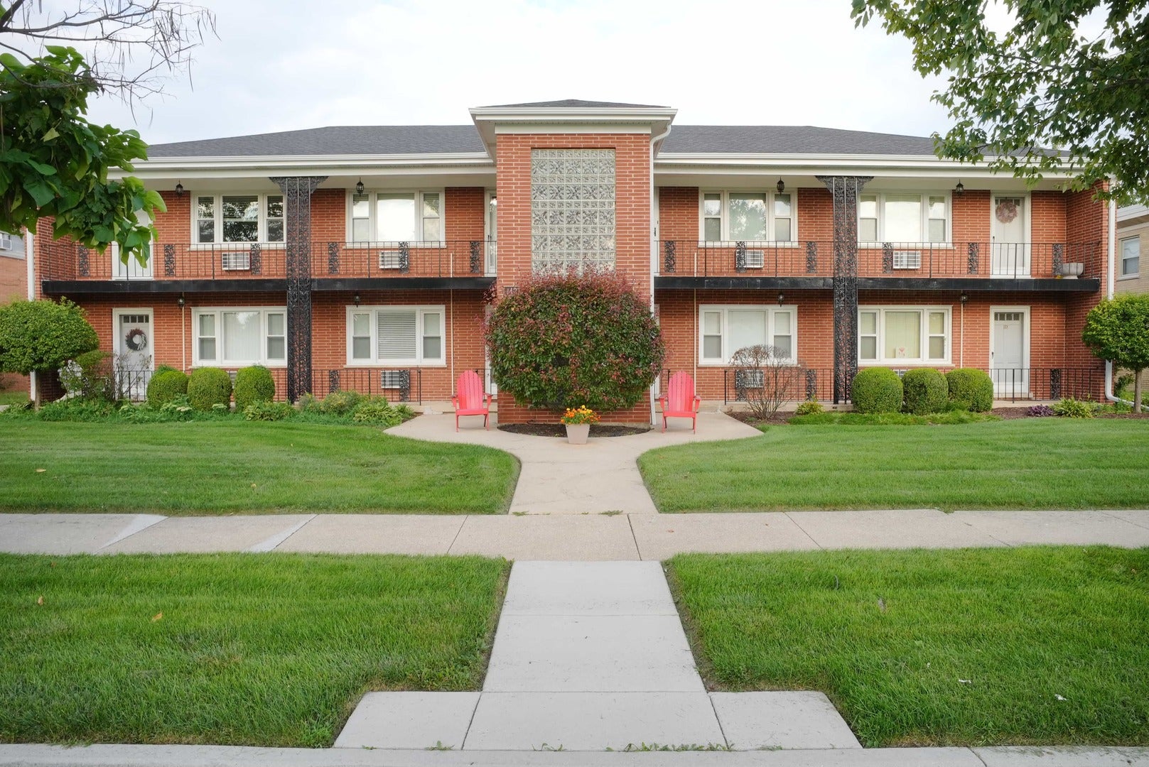 1427 Homestead Road E — photo