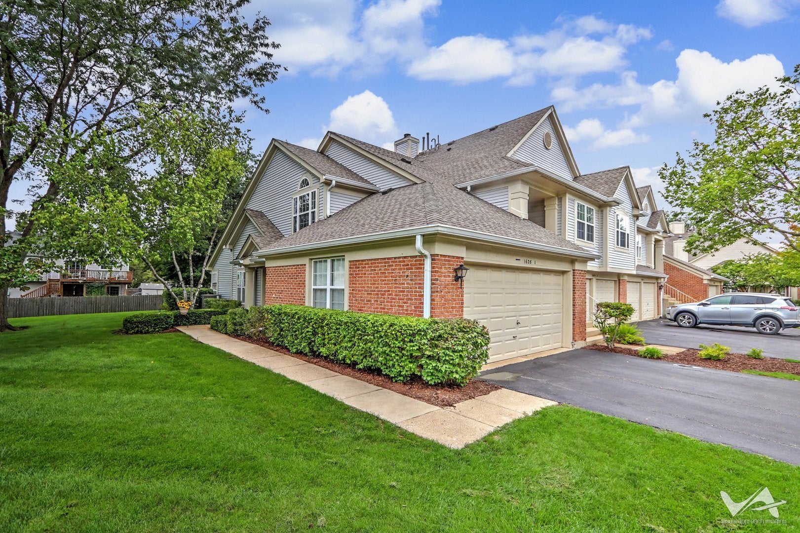 1628 Columbia Circle 1 — photo