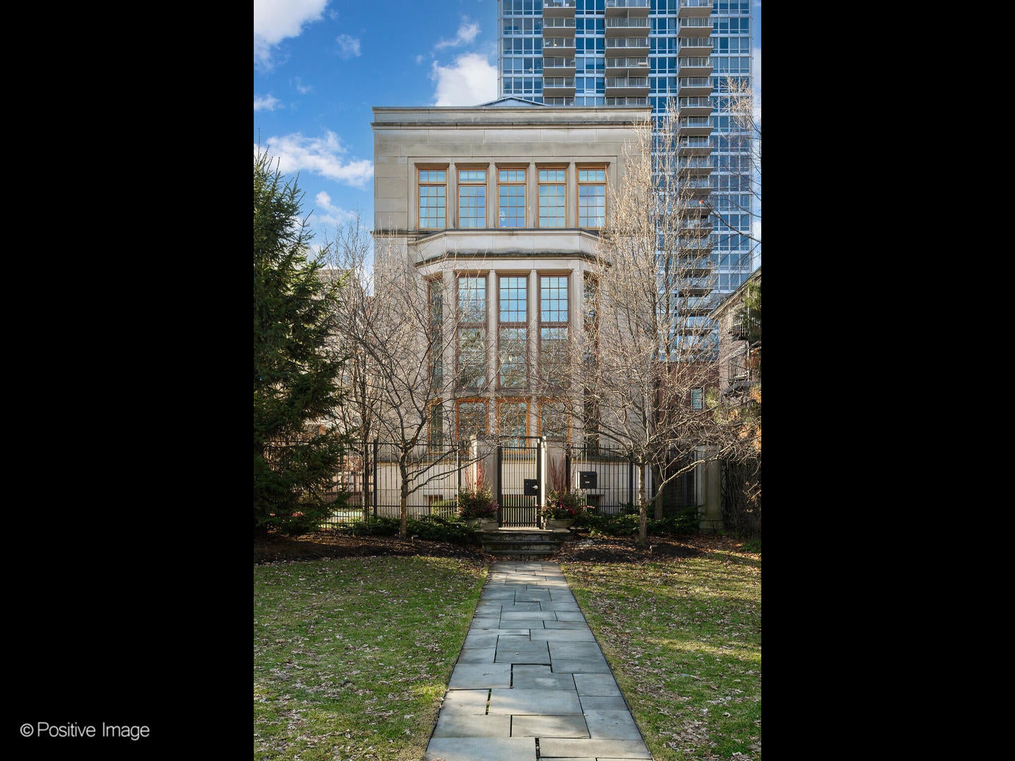 3026 N Lake Shore Drive — photo