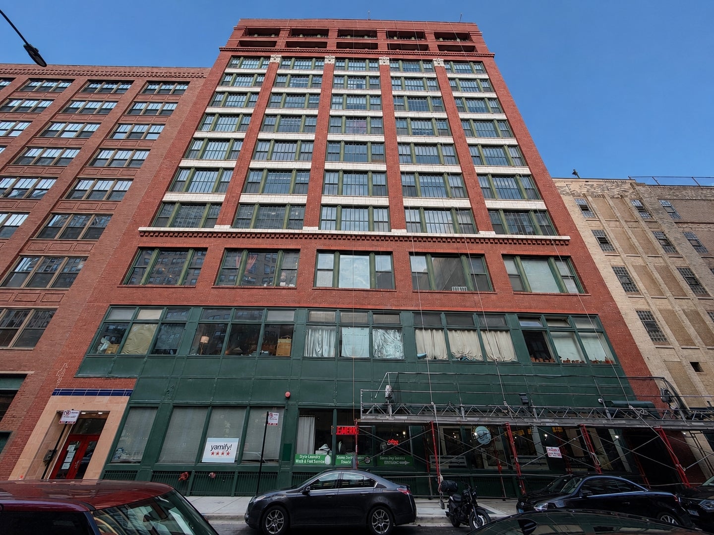 633 S Plymouth Court 803 — photo