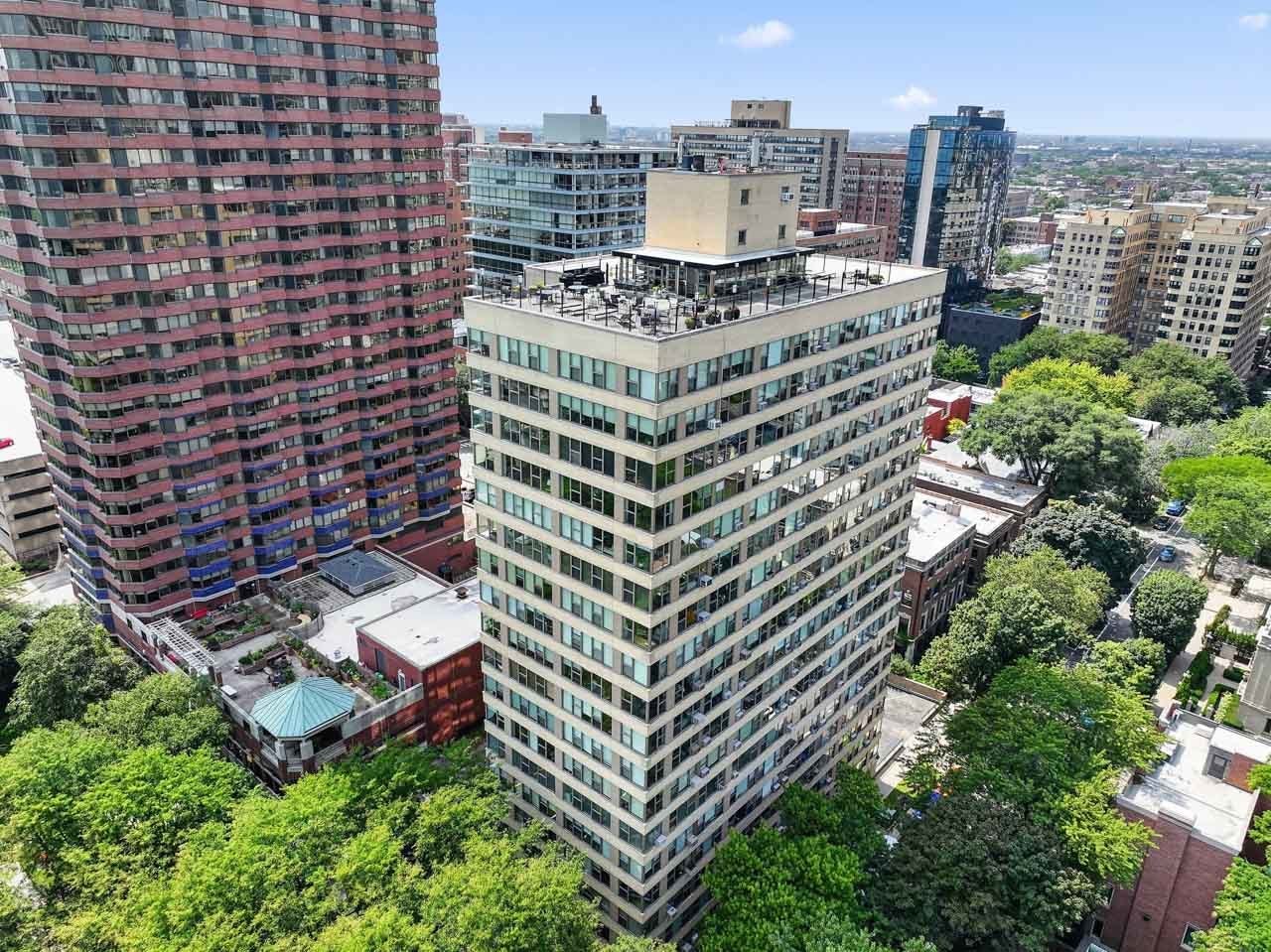 2970 N Lake Shore Drive 17a — photo