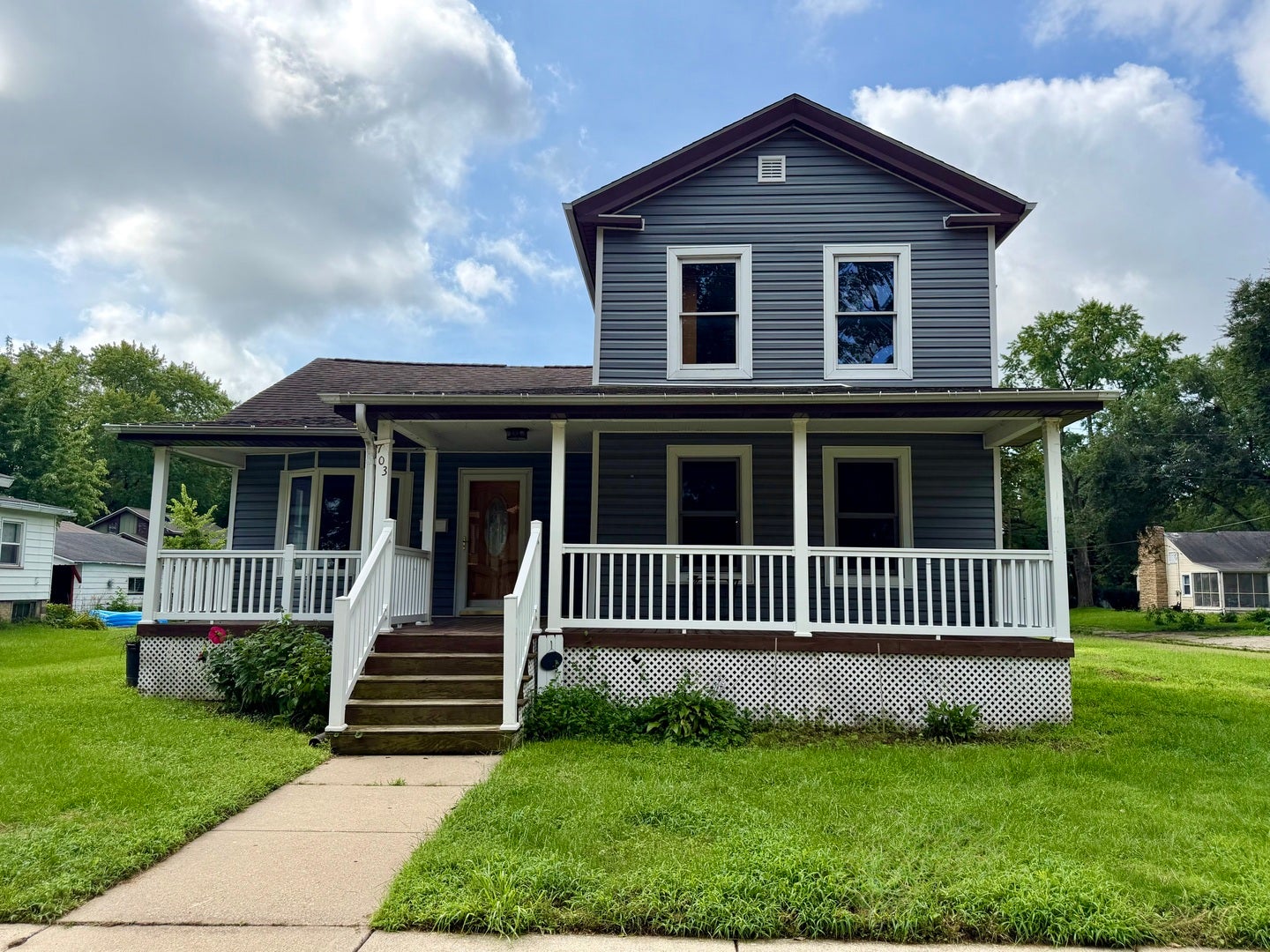 703 Chapel Street — photo