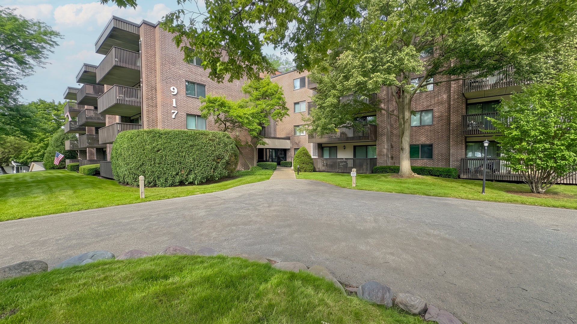 917 Vose Drive 102 — photo
