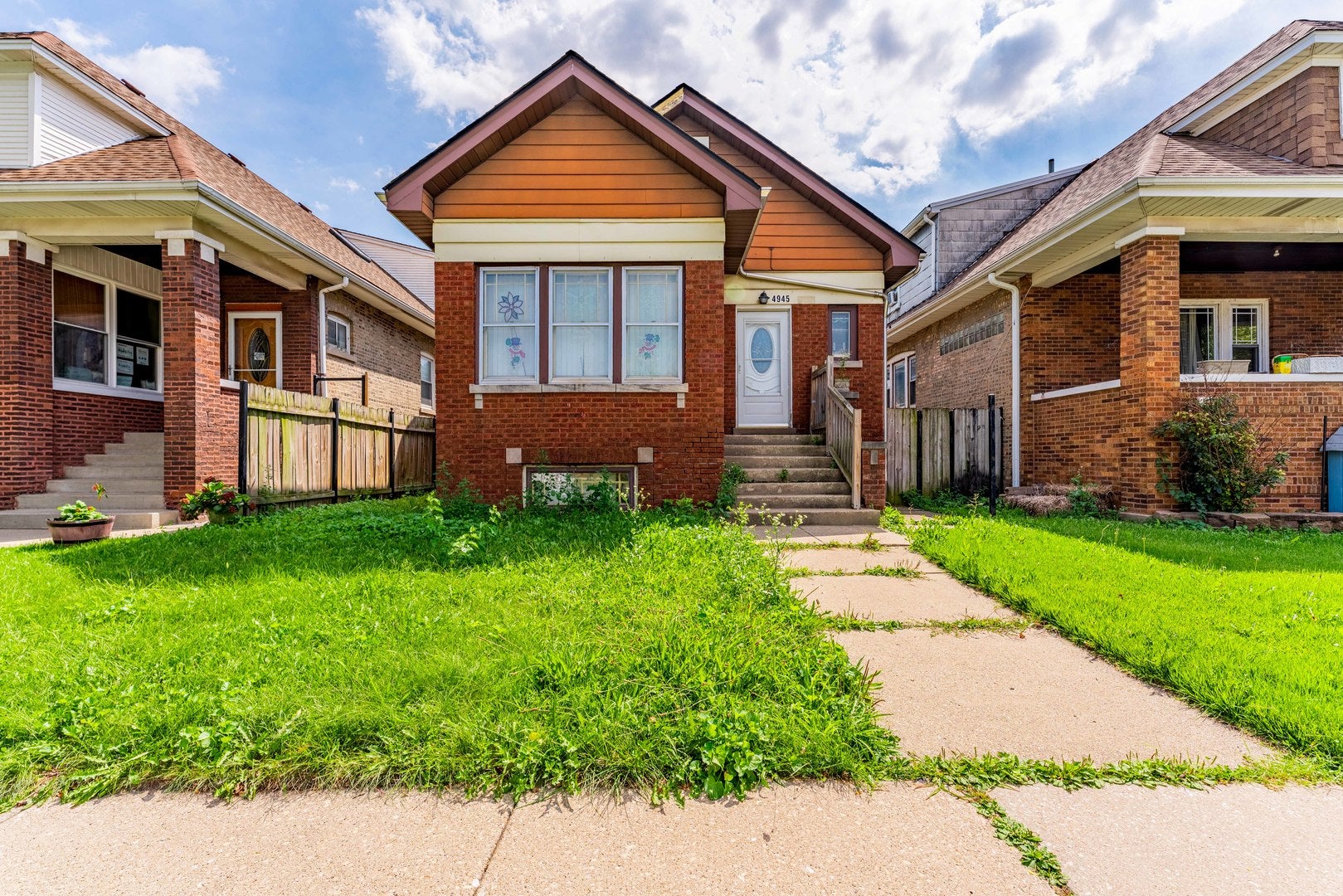 4945 W Wolfram Street — photo