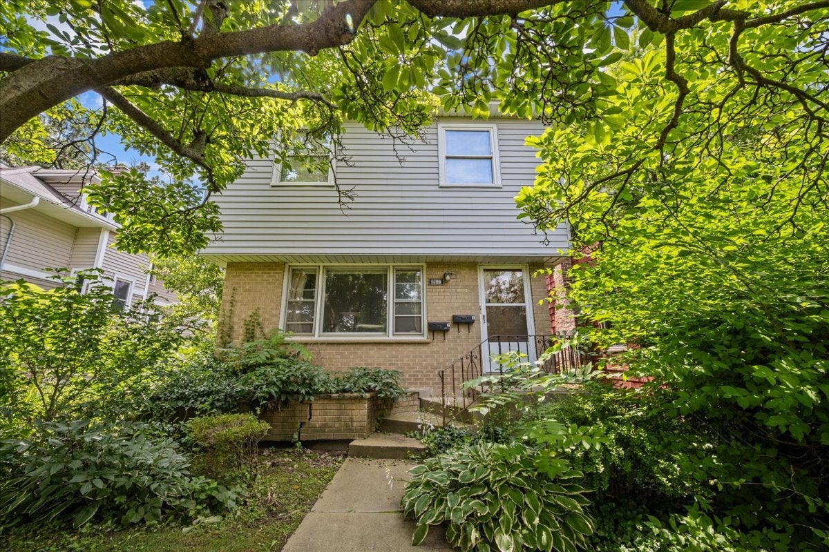 2490 Green Bay Road 1 — photo