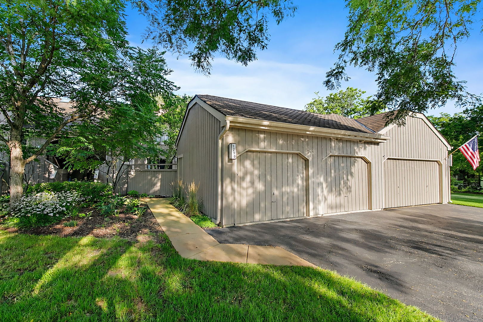 1290 Oak Hill Road B — photo