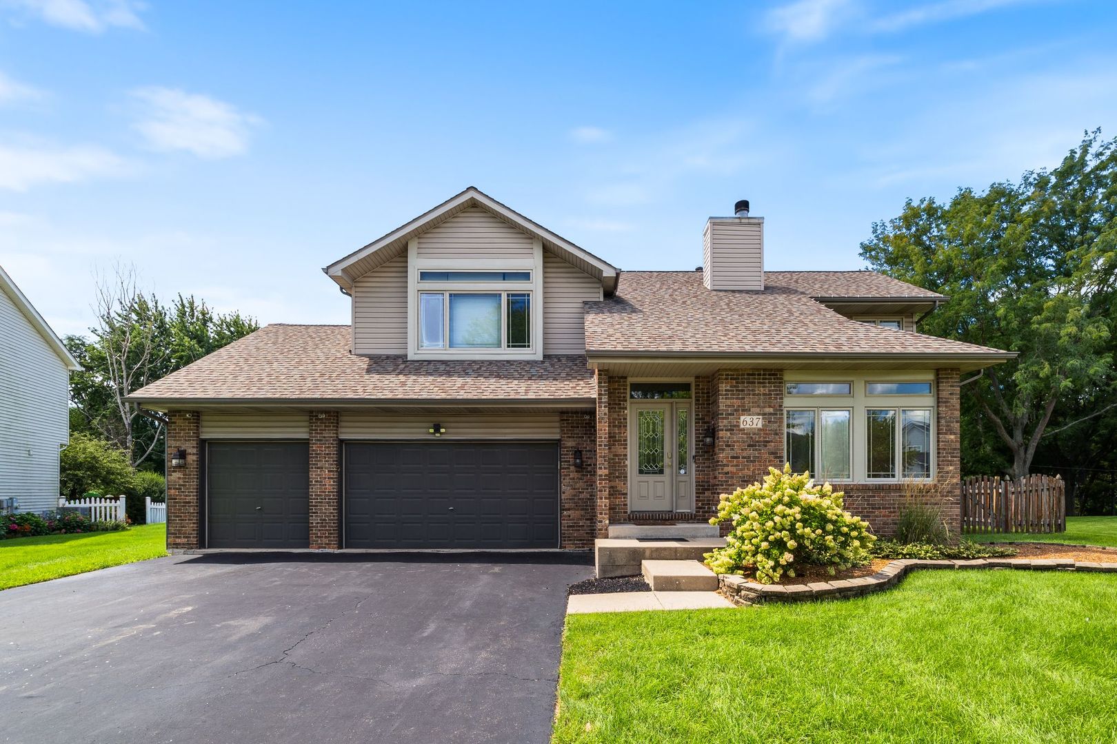637 Otter Way — photo