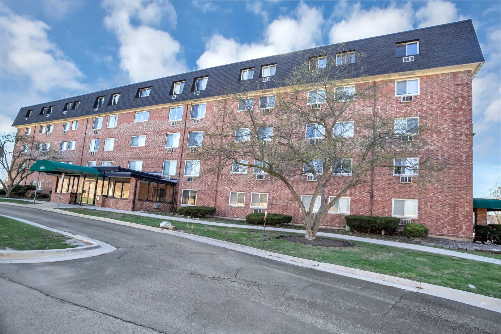 5011 Valley Lane 501 — photo
