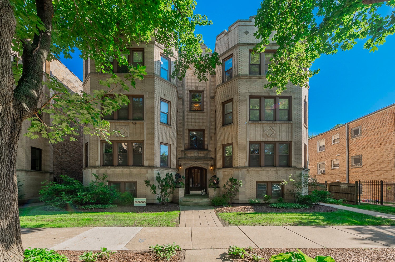 2651 W Greenleaf Avenue 3W — photo