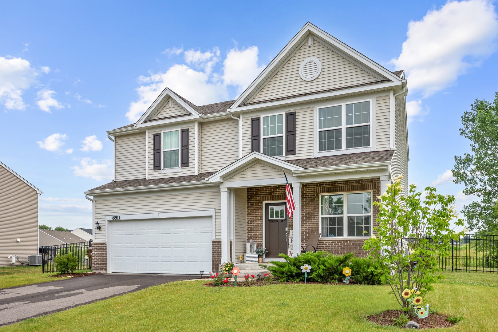 8511 White Oaks Court — photo