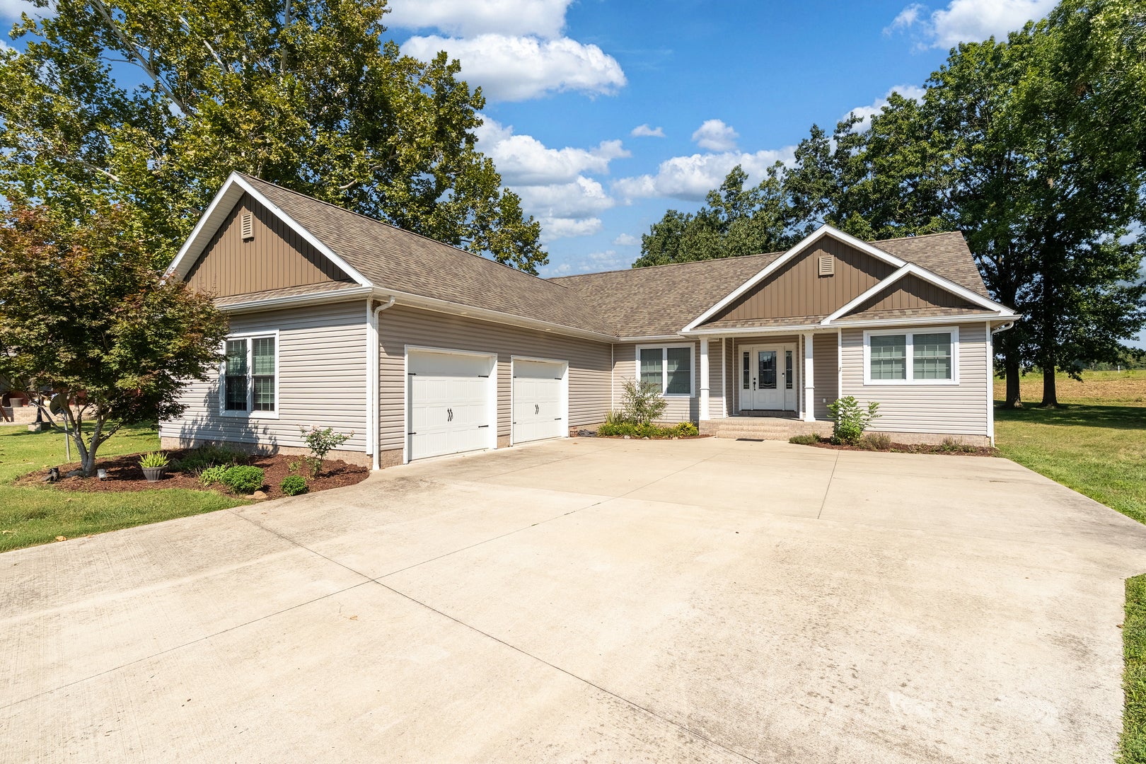 1732 Heritage Court — photo