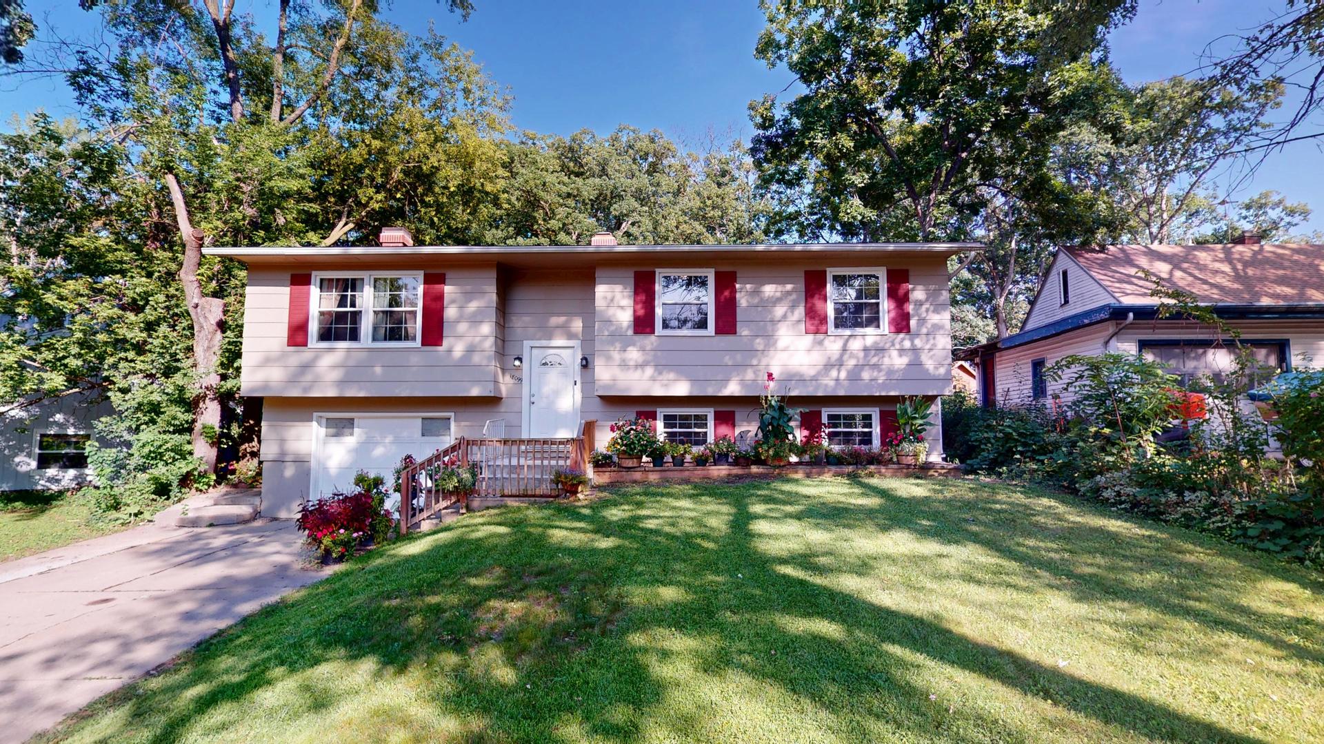 18099 W Valley Drive — photo