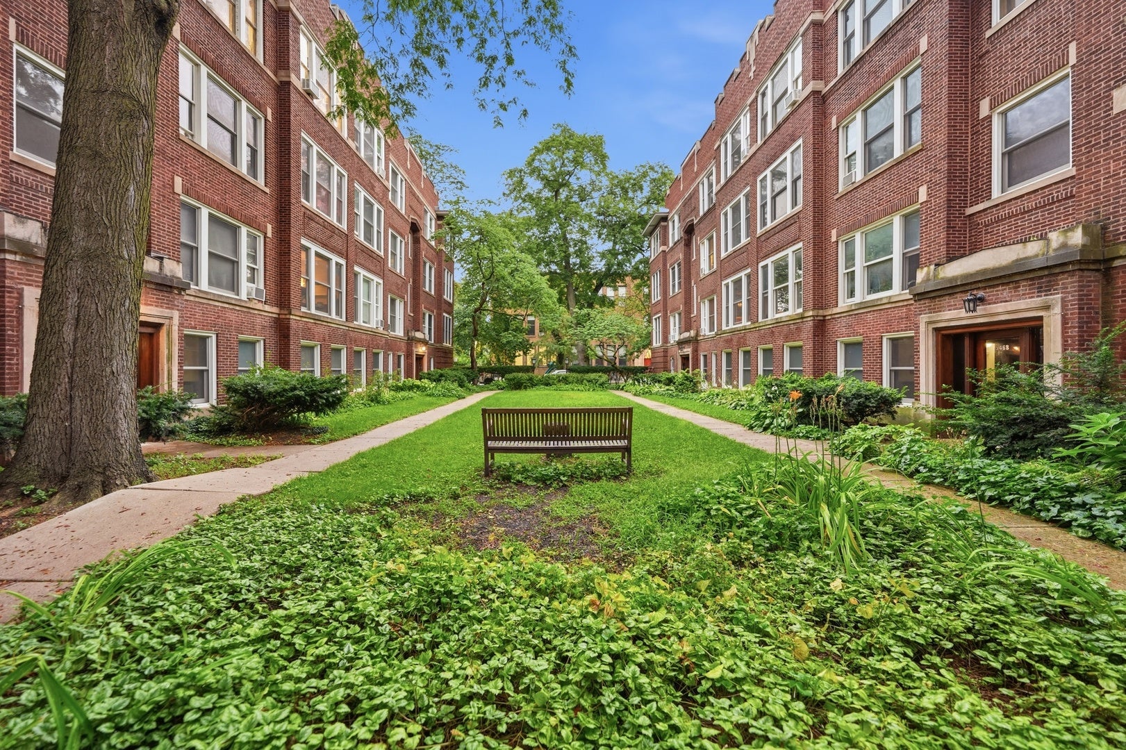 5468 S Woodlawn Avenue 2E — photo