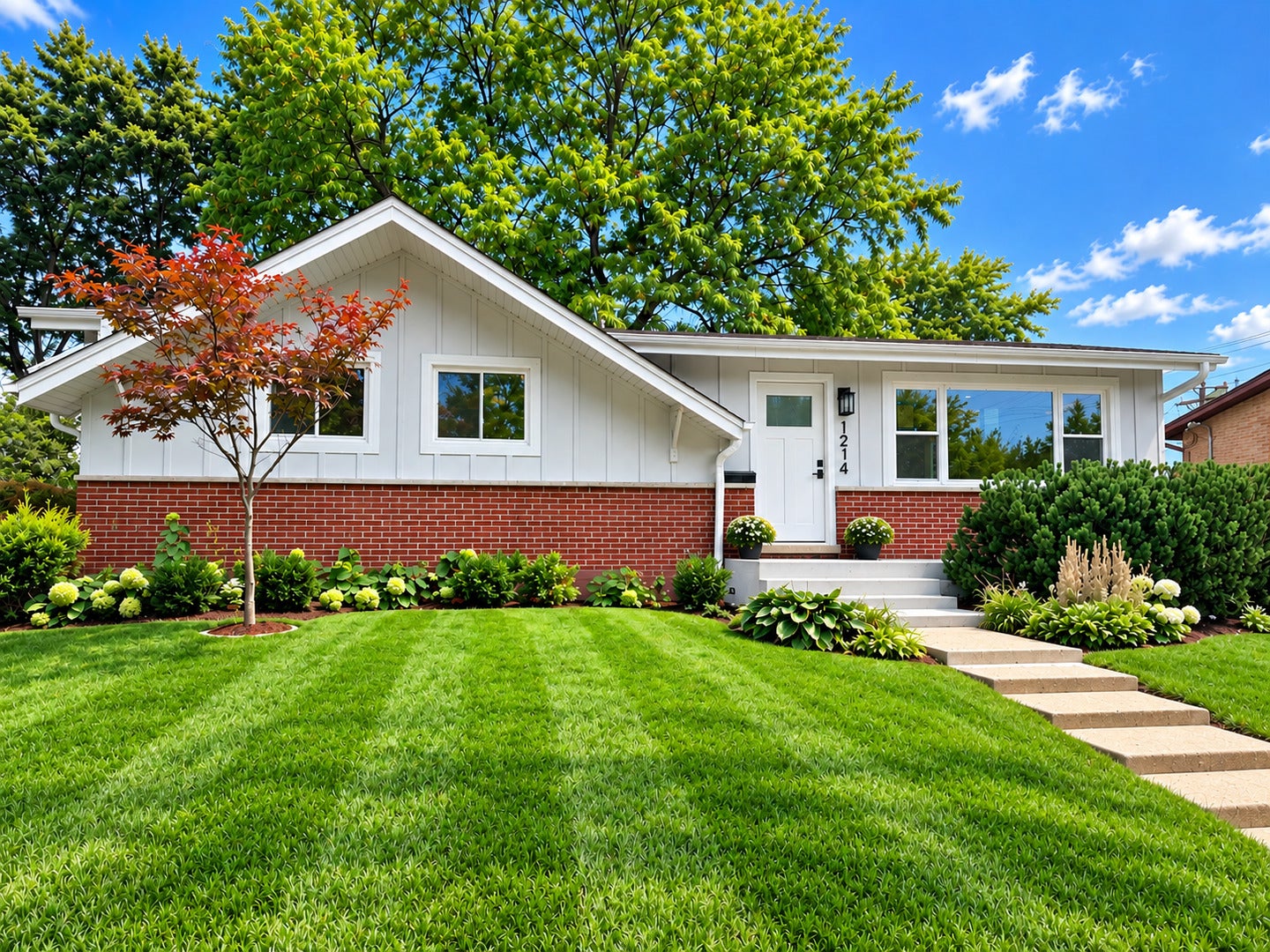1214 N Crabtree Lane — photo