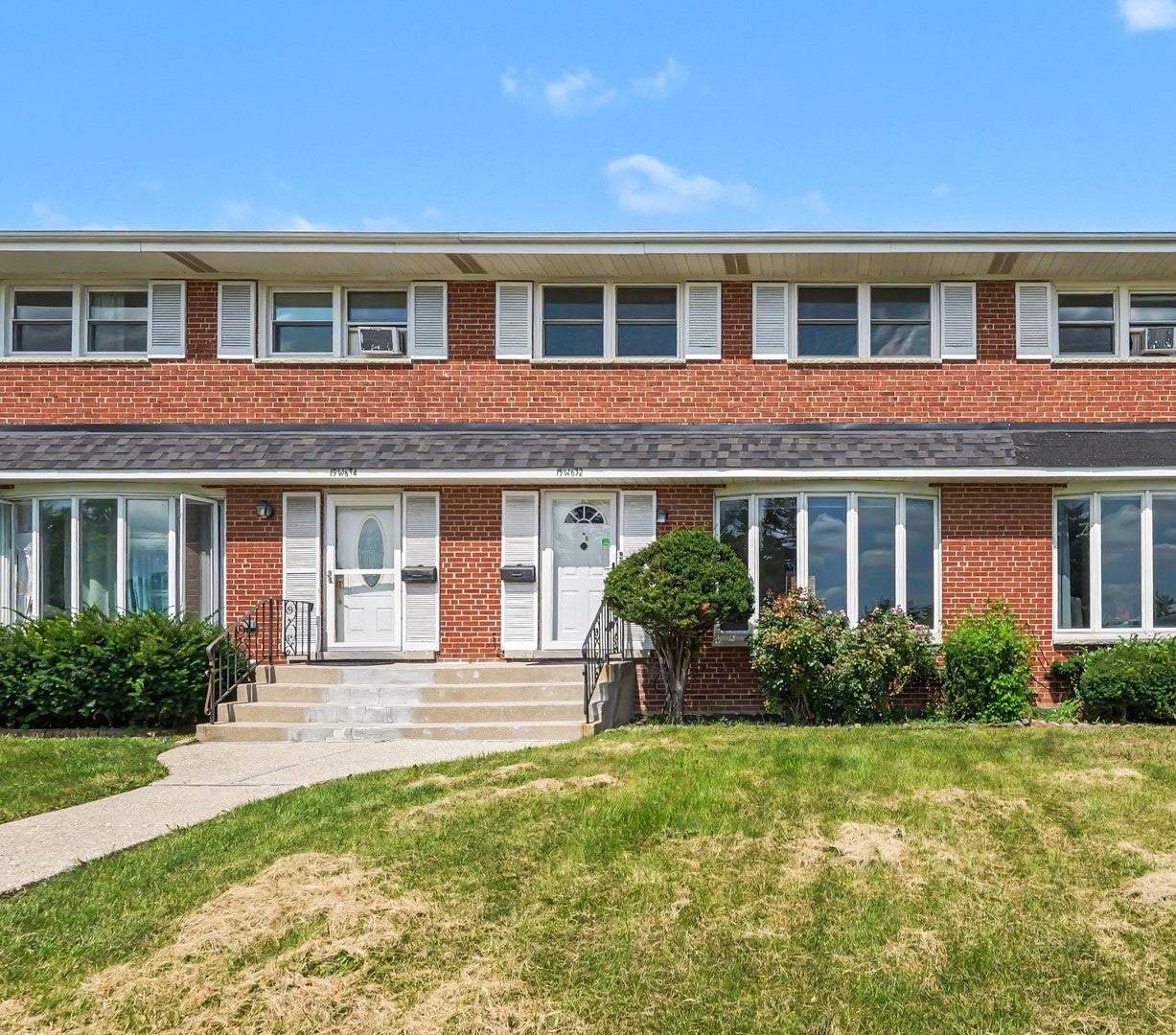 15W632 Virginia Lane — photo