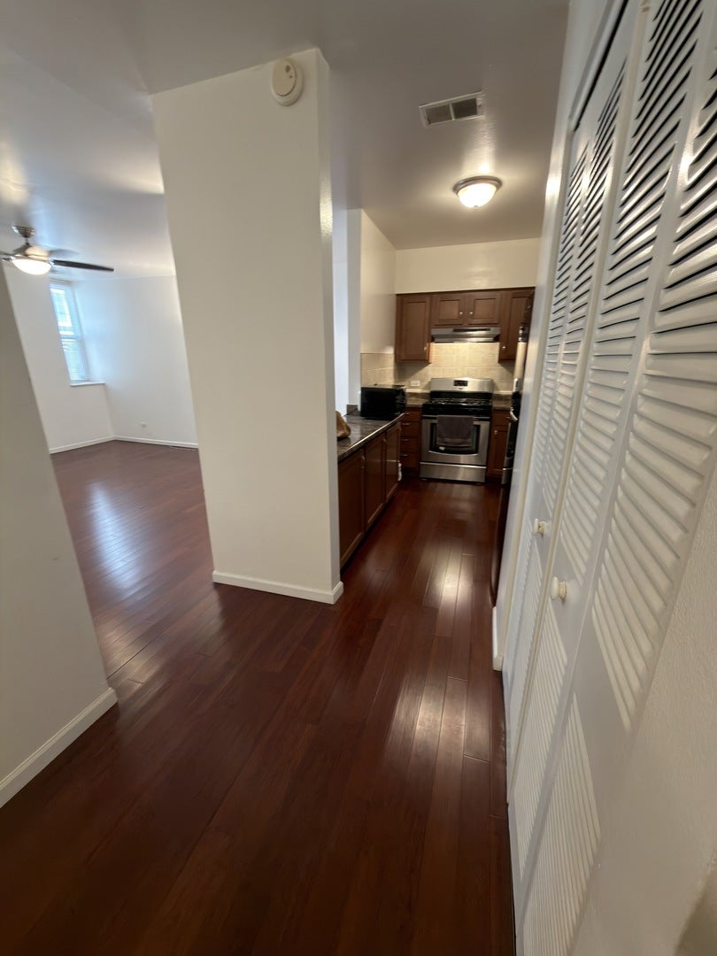 Home in Chicago, IL 60616 — photo 2
